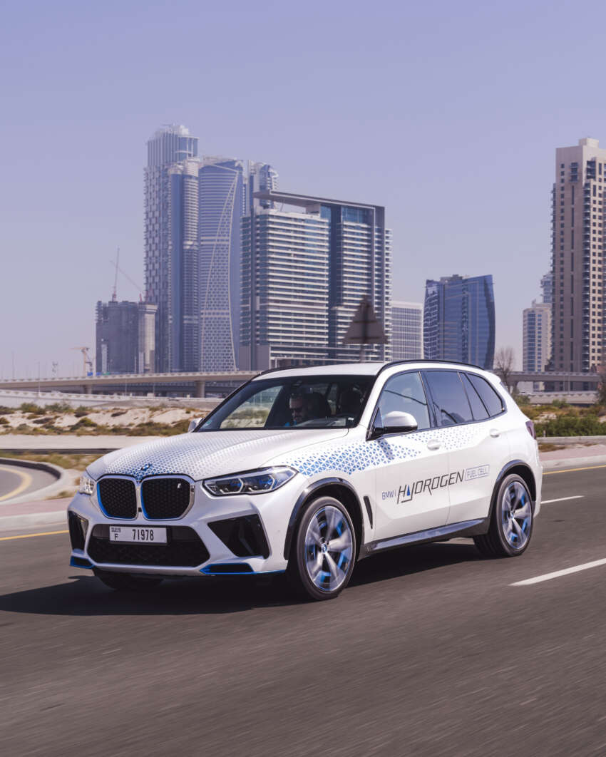 BMW iX5 Hydrogen goes hot-weather testing in UAE 1666205