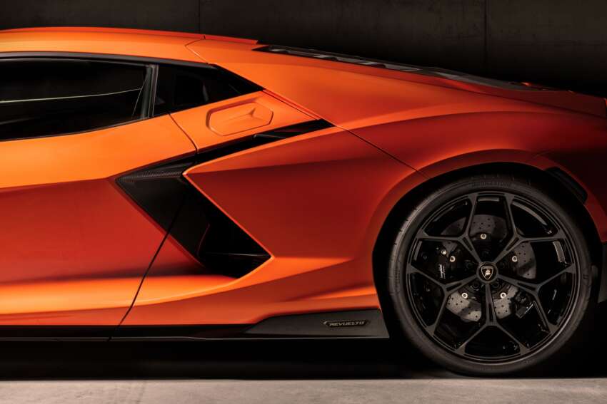Lamborghini Revuelto diperkenalkan di Malaysia – 6.5L V12 PHEV, 1,015 PS, tiga e-motor, ADAS 1662172