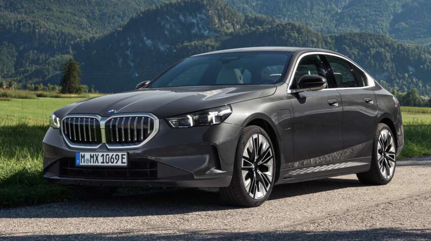 2024 BMW 530e, 550e xDrive PHEVs revealed – 2.0L I4 and 3.0L I6; up to 489 PS, 700 Nm, 103 km EV range 1671854