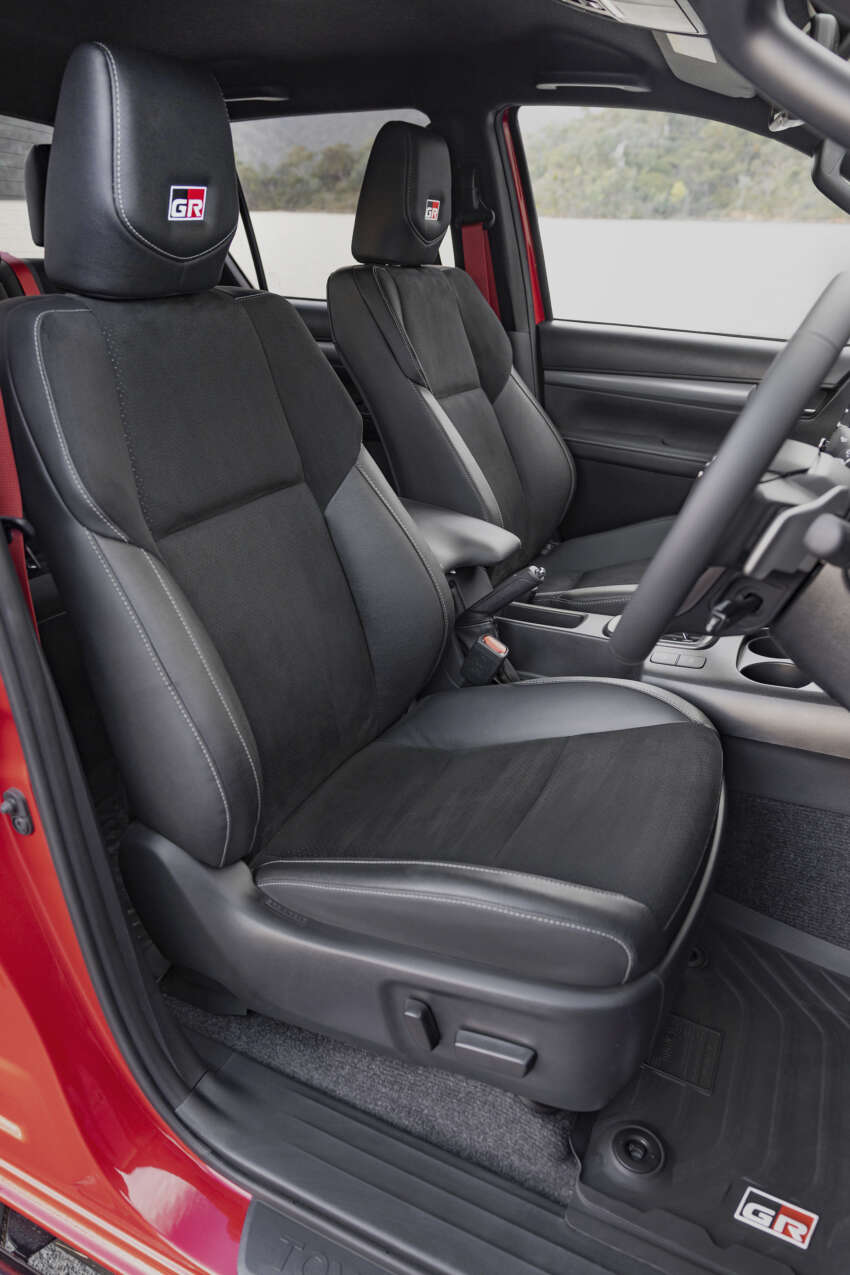 Toyota Hilux GR Sport dengan badan & suspensi lebih lebar mula dijual di Australia; RM222k, 221 hp/550 Nm 1667528