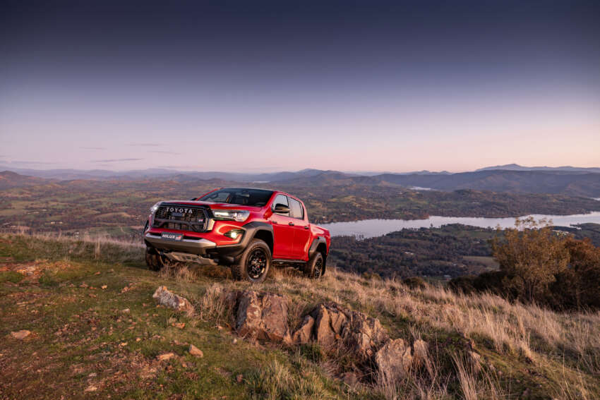 Toyota Hilux GR Sport dengan badan & suspensi lebih lebar mula dijual di Australia; RM222k, 221 hp/550 Nm 1667539