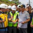 Kembara Kenali Borneo: Rakyat Sabah adu terus kepada YDP Agong tentang keadaan jalan yang teruk