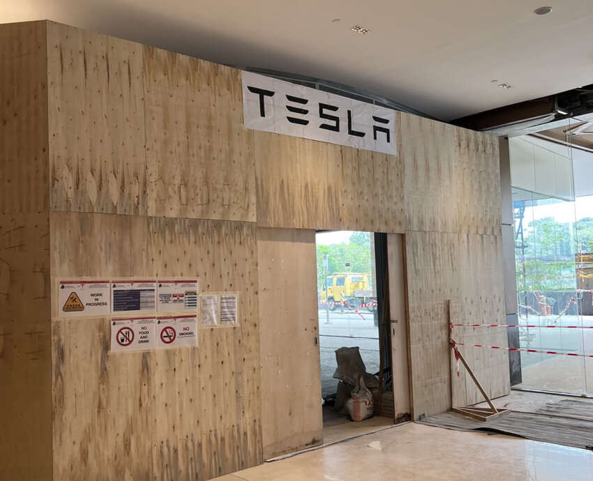Tesla Showroom in Pavilion Damansara Heights under construction, scheduled for October 2023 opening? 1665833