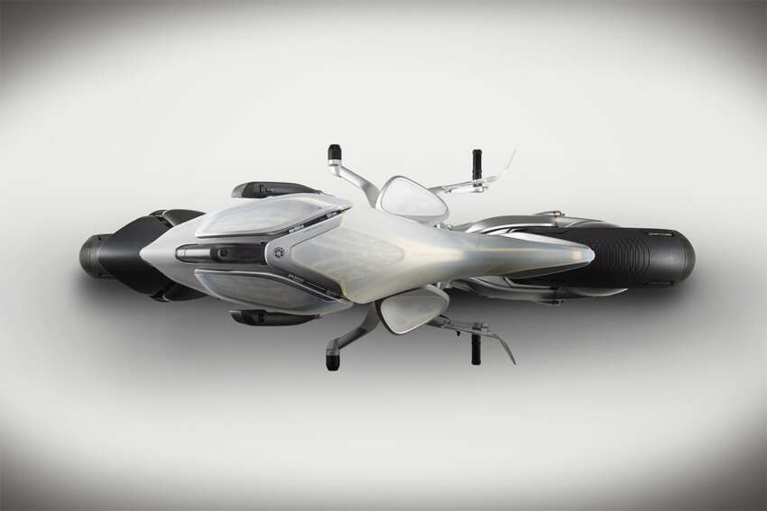 Yamaha unveils Motoroid 2 self balancing motorcycle 1681197
