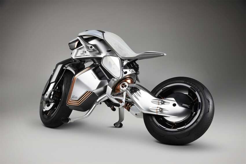 Yamaha unveils Motoroid 2 self balancing motorcycle 1681201