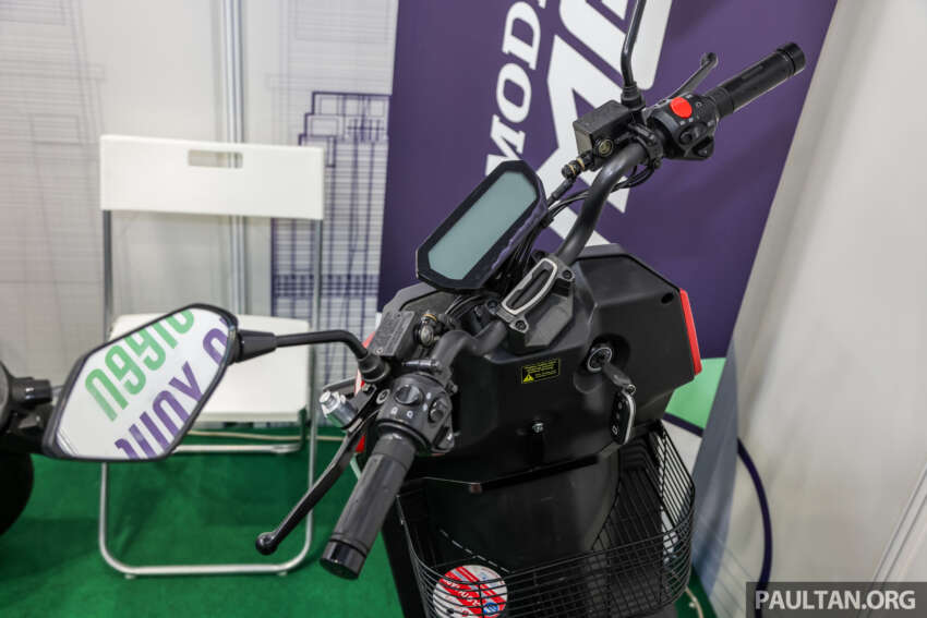 Modenas MEV-1, MEV-2 and MEV-3 electric scooters on display at IGEM – fleet use only, not for public sale yet 1674976