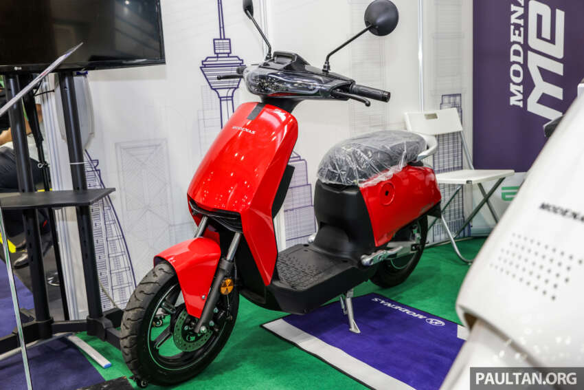 Modenas MEV-1, MEV-2 and MEV-3 electric scooters on display at IGEM – fleet use only, not for public sale yet 1674980