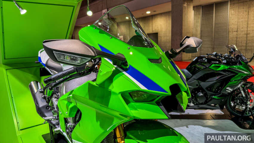 Kawasaki Ninja ZX-10R, ZX-4RR 40th Anniversary Edition dipamer di JMS 2023, grafik popular 90-an 1687462