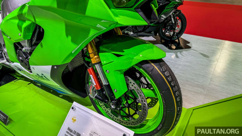2024 Kawasaki Ninja ZX-10R and ZX-4RR 40th Anniversary Editions seen at the Japan Mobility Show 1687103