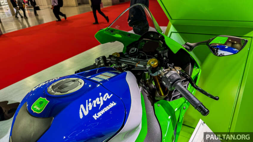 Kawasaki Ninja ZX-10R, ZX-4RR 40th Anniversary Edition dipamer di JMS 2023, grafik popular 90-an 1687466