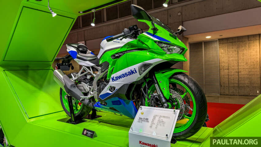 2024 Kawasaki Ninja ZX-10R and ZX-4RR 40th Anniversary Editions seen at the Japan Mobility Show 1687107