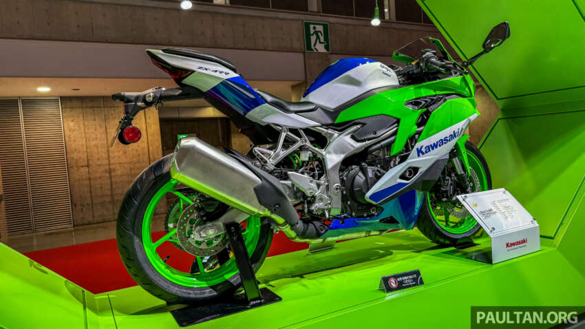 2024 Kawasaki Ninja ZX-10R and ZX-4RR 40th Anniversary Editions seen at the Japan Mobility Show 1687109