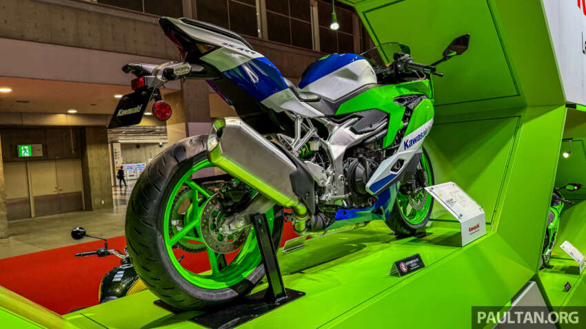 Kawasaki Ninja ZX-10R, ZX-4RR 40th Anniversary Edition dipamer di JMS 2023, grafik popular 90-an 1687459