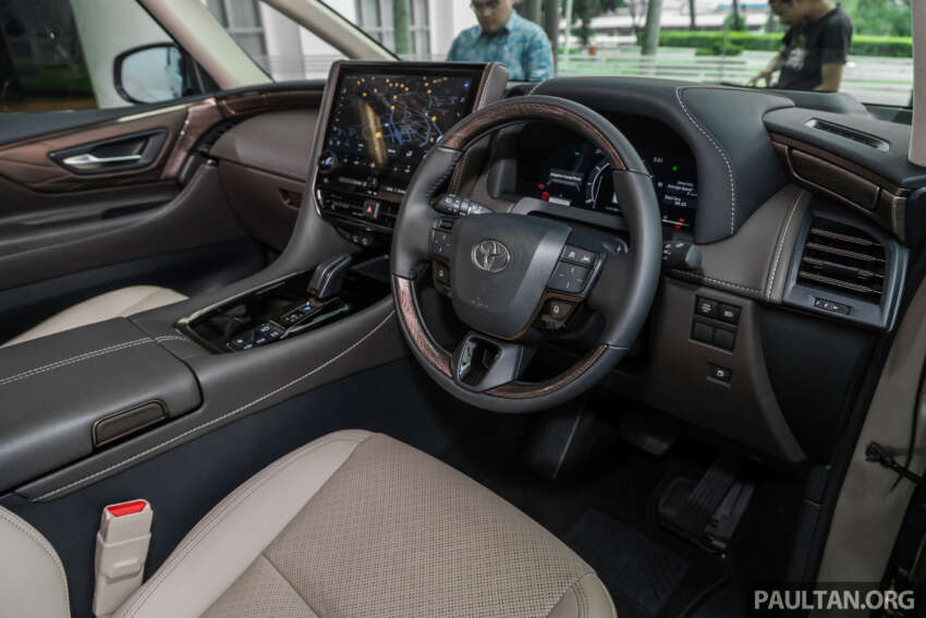 Toyota Alphard 2024 dilancarkan di Malaysia  – 2.4L Turbo 8AT, Executive Lounge; harga dari RM538k 1678439