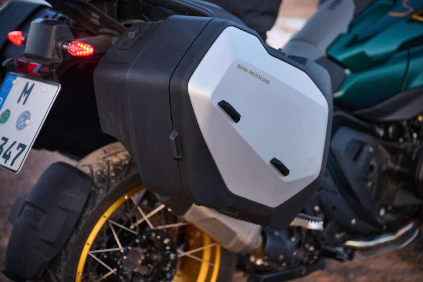 2024 BMW Motorrad R1300GS gets all-new Vario luggage – keyless, USB ports, rated for 180 km/h 1681123