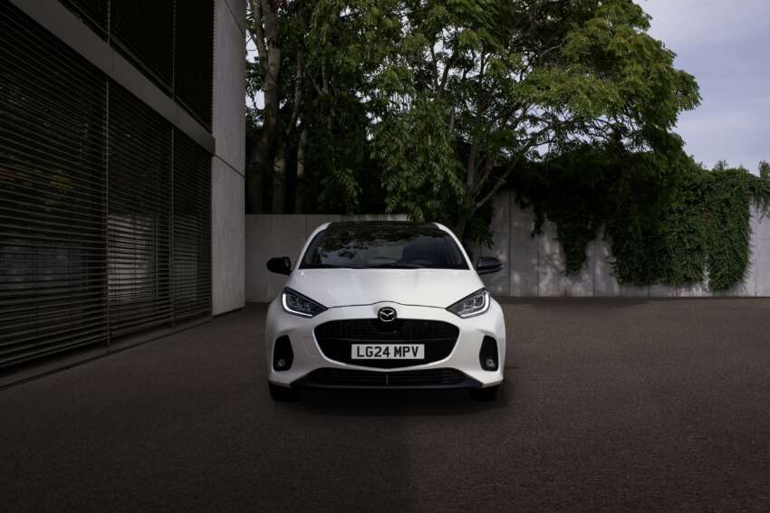 2023 Mazda 2 Hybrid facelift for Europe – rebadged Toyota Yaris gets redesigned bumpers 1674530