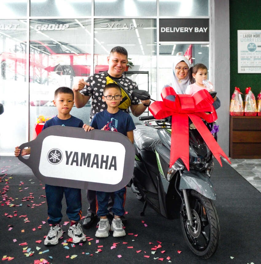 G-Mart Group delights customers with a lucky draw — Yamaha Ego Avantiz, Perodua Axia prizes awarded 1684007