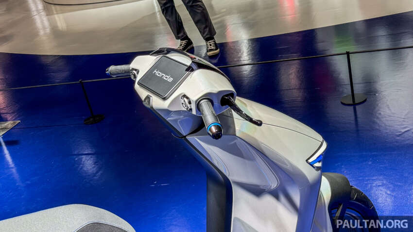 Honda SCe Concept e-bike at Japan Mobility Show 1686835