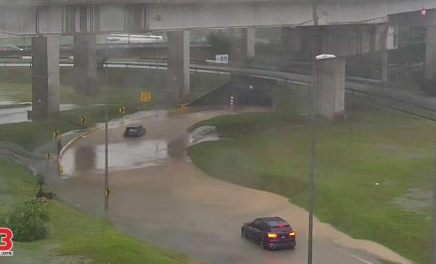 KL roads flooded – Jln Cheras, Peel Road, Bukit Jalil, TAR and Hang Tuah affected; Smart tunnel now closed 1681814