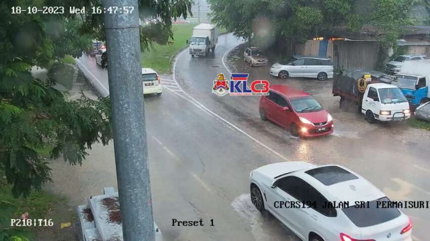 KL roads flooded – Jln Cheras, Peel Road, Bukit Jalil, TAR and Hang Tuah affected; Smart tunnel now closed 1681811