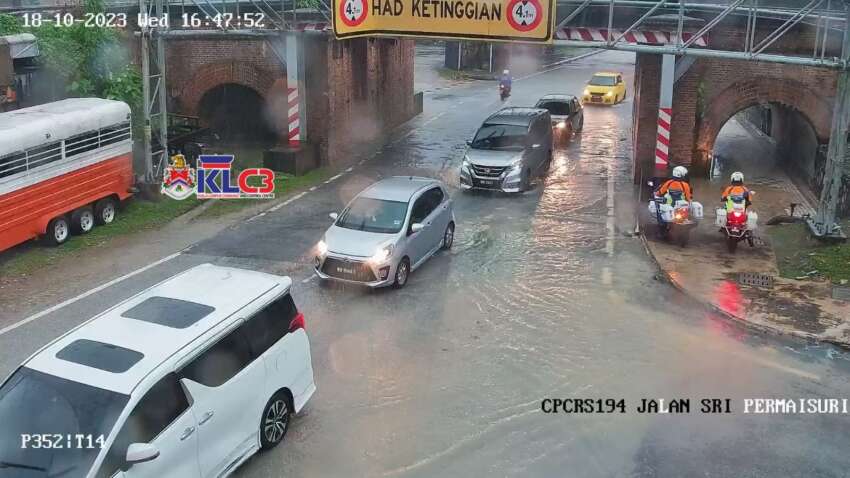 KL roads flooded – Jln Cheras, Peel Road, Bukit Jalil, TAR and Hang Tuah affected; Smart tunnel now closed 1681812