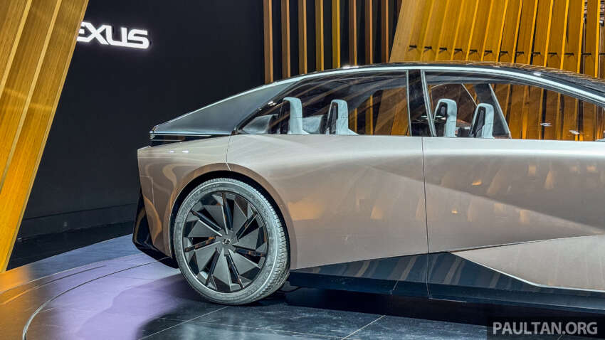 Lexus LF-ZC Concept – bayangan sedan EV premium; IS generasi seterusnya, lawan terus Tesla Model 3? 1686394