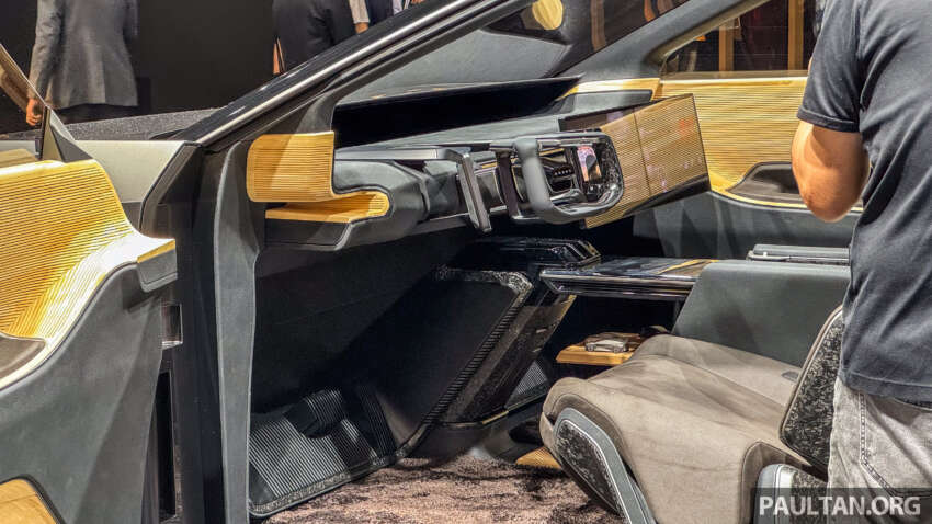 Lexus LF-ZL concept previews future flagship EV SUV 1687879