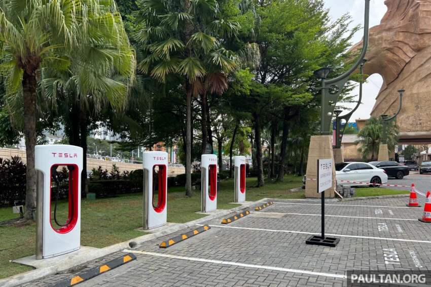 Tesla Supercharger in Sunway Pyramid – four units 1677529