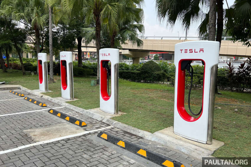 Tesla Supercharger in Sunway Pyramid – four units 1677530