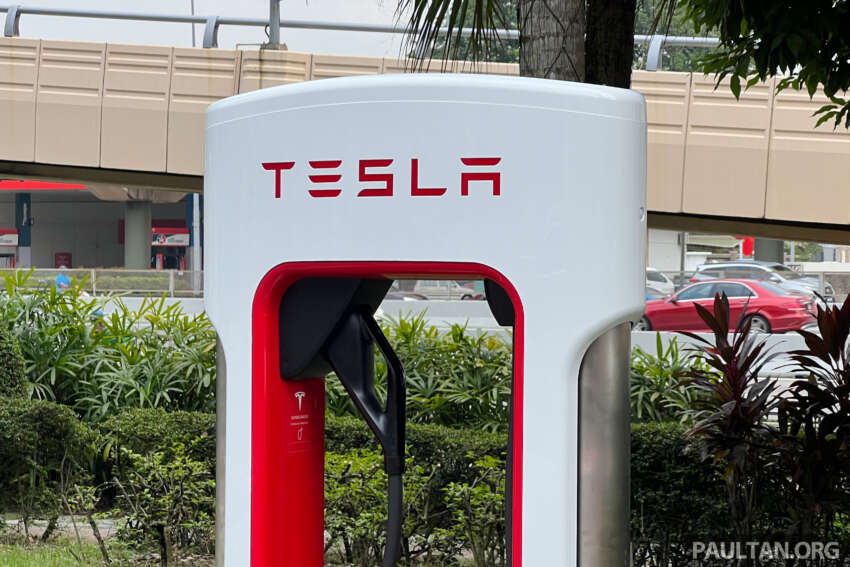 Tesla Supercharger in Sunway Pyramid – four units 1677531