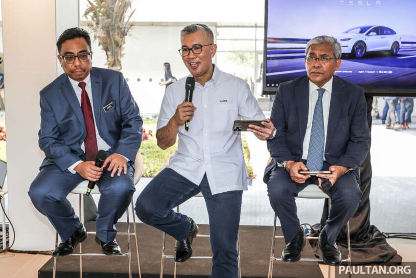10,000 EV charging stations by 2025 target for Malaysia is realistic and achievable – Tengku Zafrul 1673856