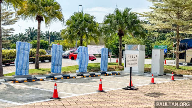 Tesla Supercharger set up at Freeport A’Famosa Outlet in Melaka – four V3 250 kW units; Tesla charging only