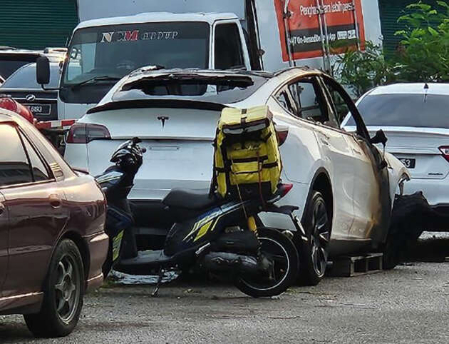 Tesla Model Y seen burning in Puchong last night – first recorded case of EV fire in Malaysia?