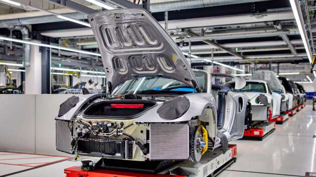 Porsche upgrades Zuffenhausen production plant to make 718 EV Boxster, Cayman; motors for Macan EV