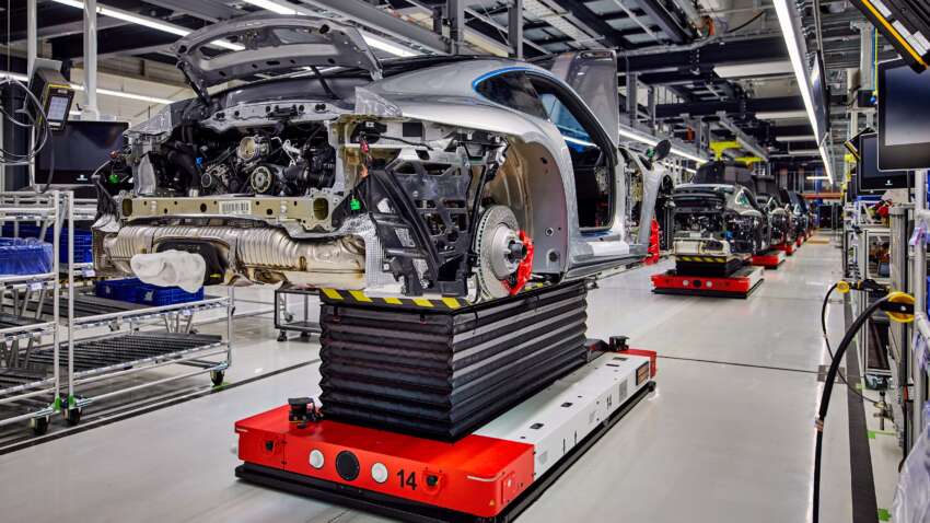 Porsche upgrades Zuffenhausen production plant to make 718 EV Boxster, Cayman; motors for Macan EV 1697165