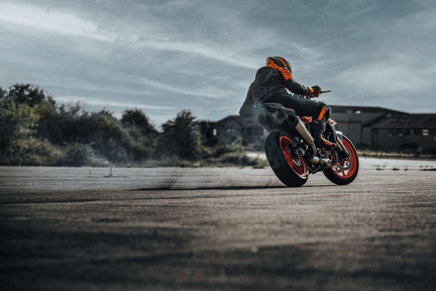 2024 KTM 990 Duke revealed – new frame, 123 hp 1697630