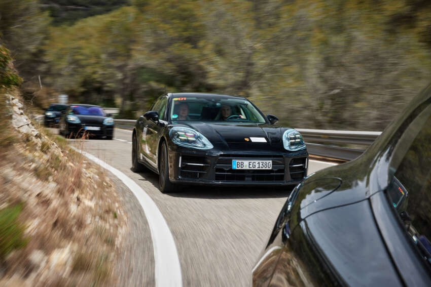 2024 Porsche Panamera interior revealed – 3rd-gen gets three displays, Cayenne-like cues; Nov 24 debut 1693136