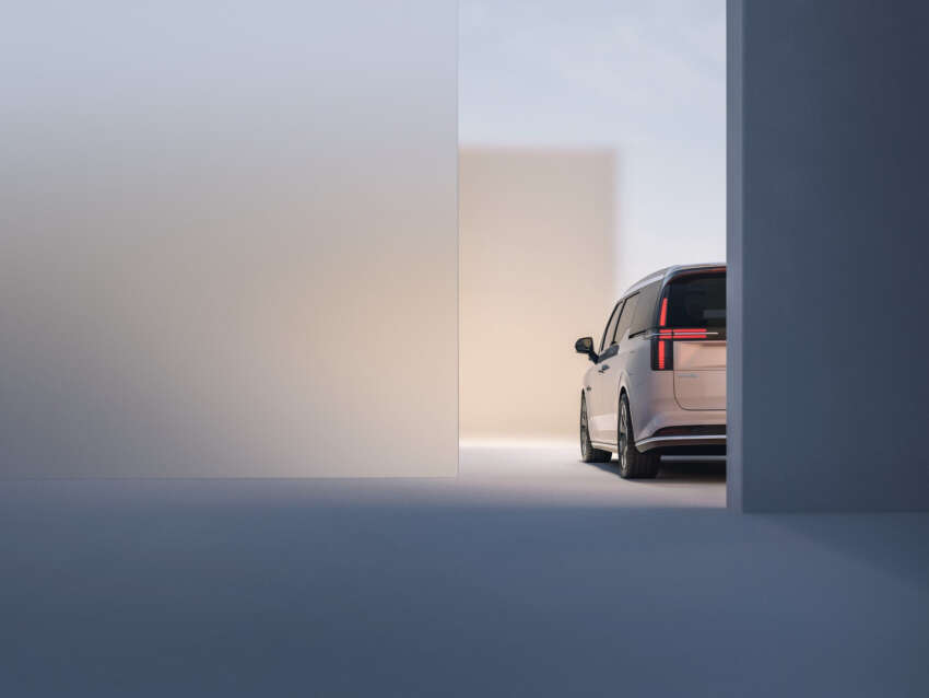 2024 Volvo EM90 debuts as brand’s first MPV – 738 km EV range; 6-seater with lounge seats; China launch 1st 1695590