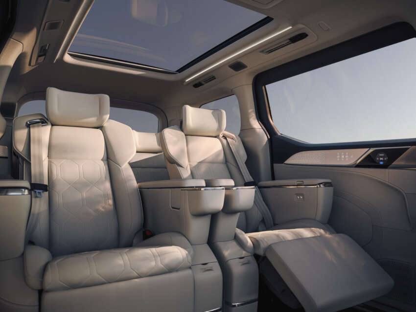 2024 Volvo EM90 debuts as brand’s first MPV – 738 km EV range; 6-seater with lounge seats; China launch 1st 1695609