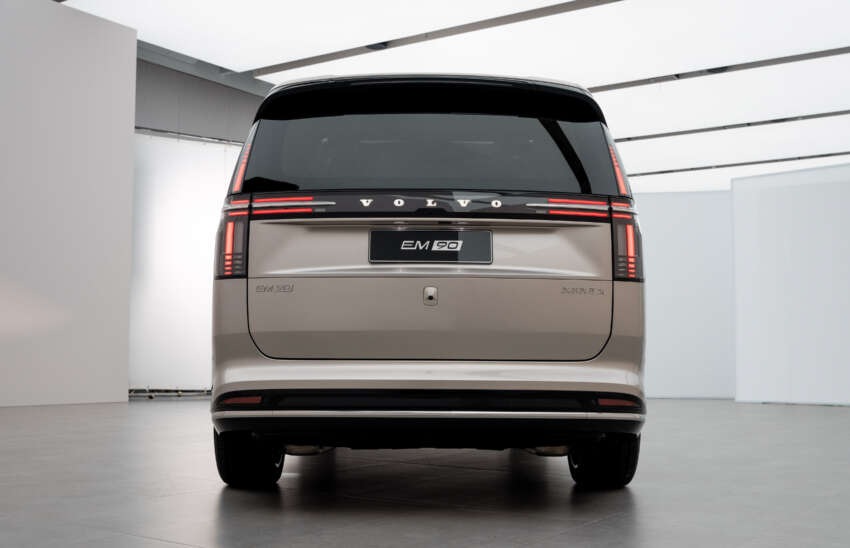 2024 Volvo EM90 debuts as brand’s first MPV – 738 km EV range; 6-seater with lounge seats; China launch 1st 1695618