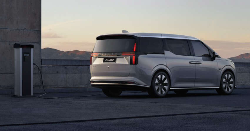 2024 Volvo EM90 debuts as brand’s first MPV – 738 km EV range; 6-seater with lounge seats; China launch 1st 1695584
