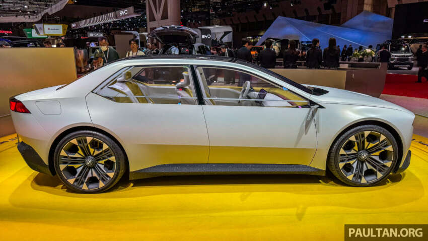 BMW Vision Neue Klasse on display at JMS – concept previews brand’s future EV tech and design language 1693092