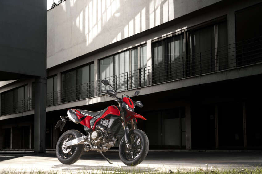 Ducati Hypermotard 698 Mono didedah – enjin satu silinder 77.5 hp, berat 151 kg, suspensi boleh laras 1690800