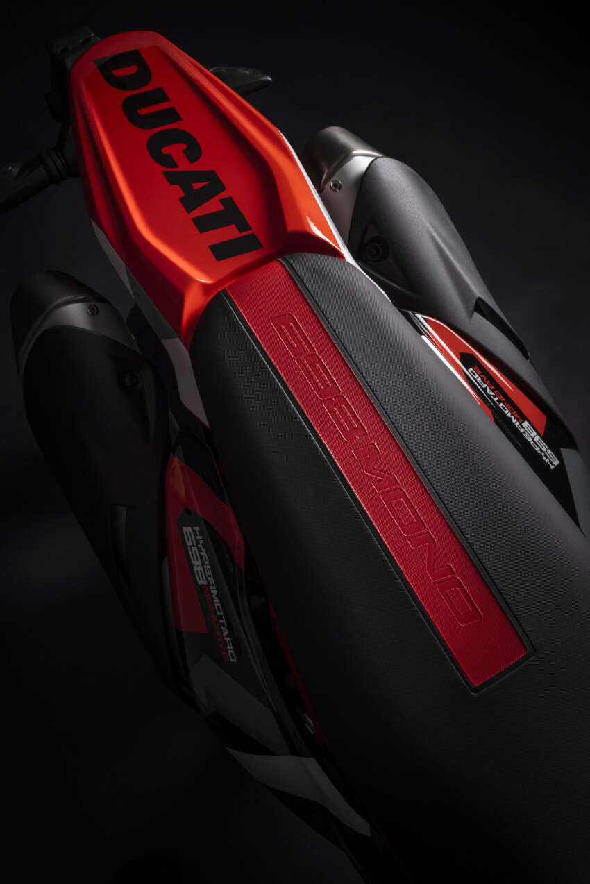Ducati Hypermotard 698 Mono didedah – enjin satu silinder 77.5 hp, berat 151 kg, suspensi boleh laras 1690857
