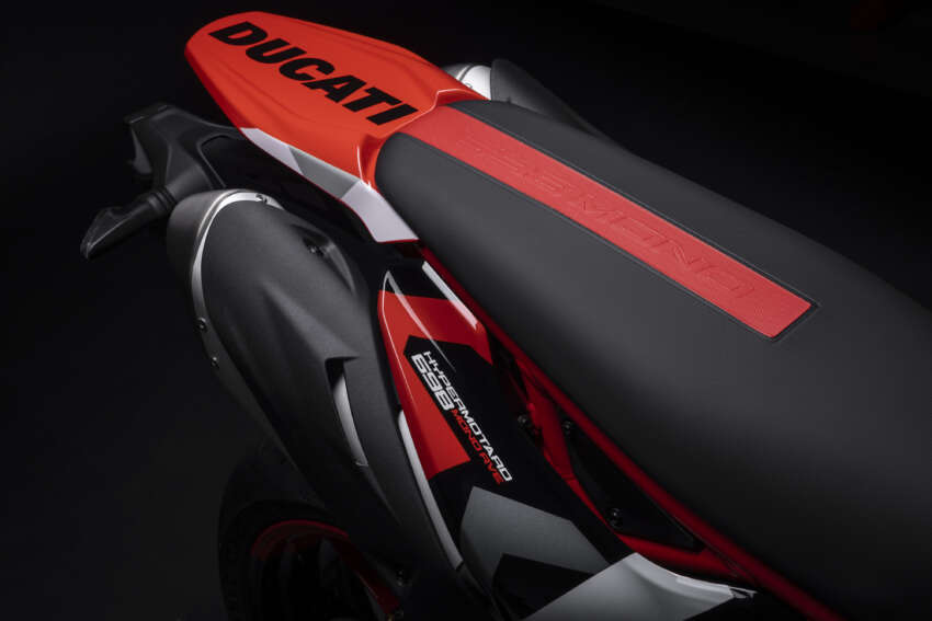 Ducati Hypermotard 698 Mono didedah – enjin satu silinder 77.5 hp, berat 151 kg, suspensi boleh laras 1690908