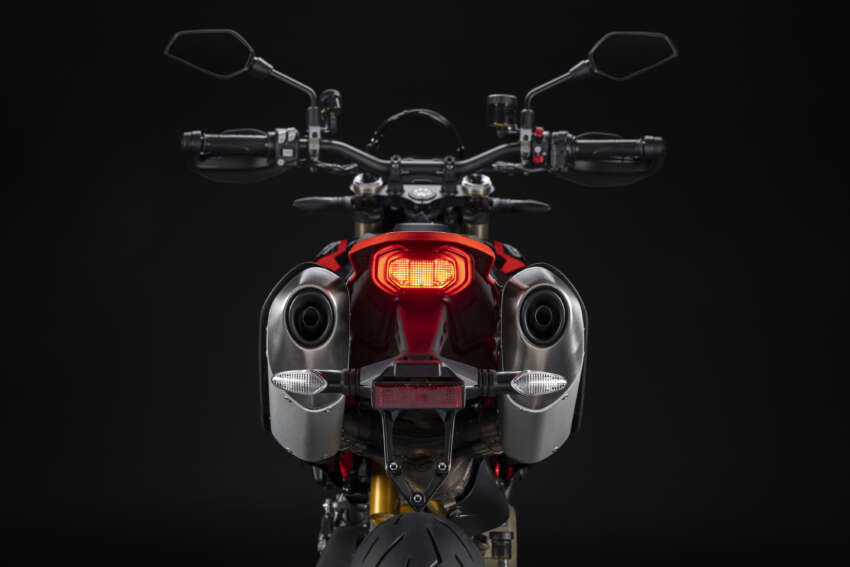 Ducati Hypermotard 698 Mono didedah – enjin satu silinder 77.5 hp, berat 151 kg, suspensi boleh laras 1690925