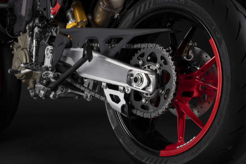 Ducati Hypermotard 698 Mono didedah – enjin satu silinder 77.5 hp, berat 151 kg, suspensi boleh laras 1690928