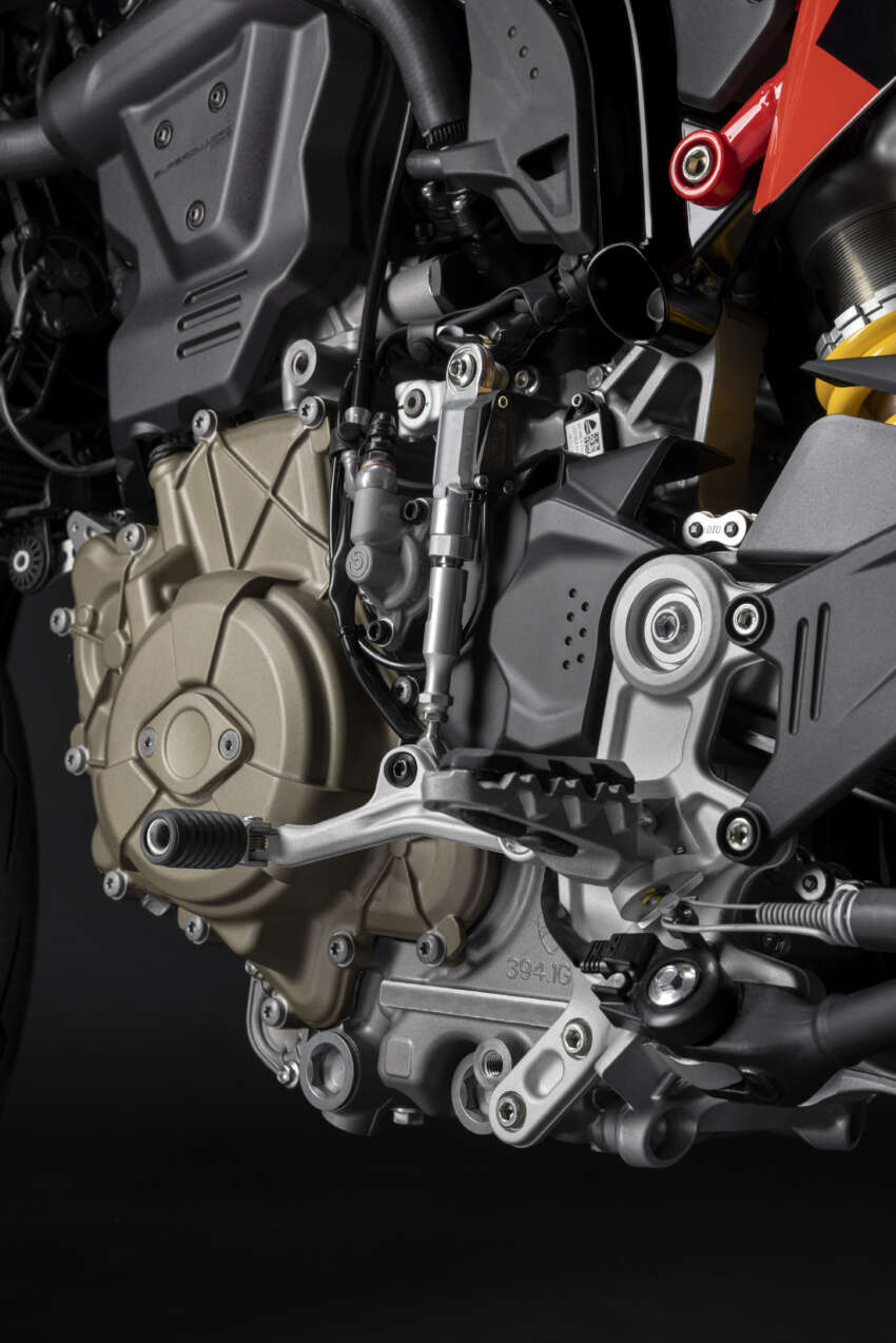 Ducati Hypermotard 698 Mono didedah – enjin satu silinder 77.5 hp, berat 151 kg, suspensi boleh laras 1690868