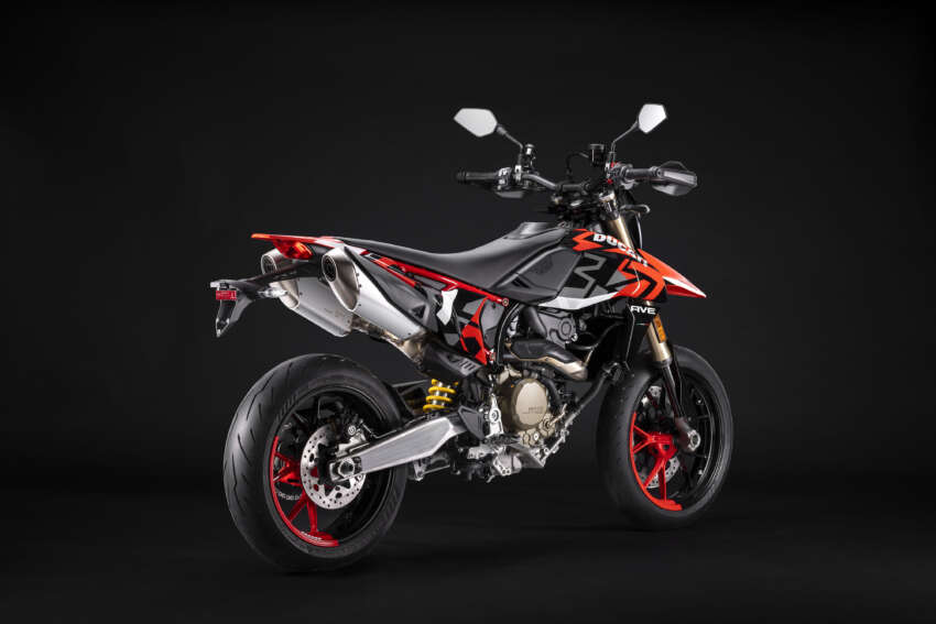 Ducati Hypermotard 698 Mono didedah – enjin satu silinder 77.5 hp, berat 151 kg, suspensi boleh laras 1691013