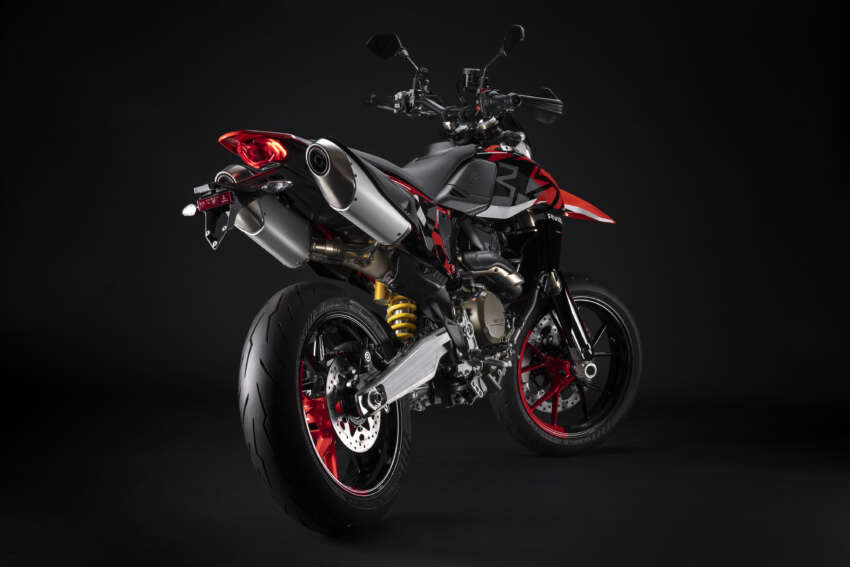 Ducati Hypermotard 698 Mono didedah – enjin satu silinder 77.5 hp, berat 151 kg, suspensi boleh laras 1691019